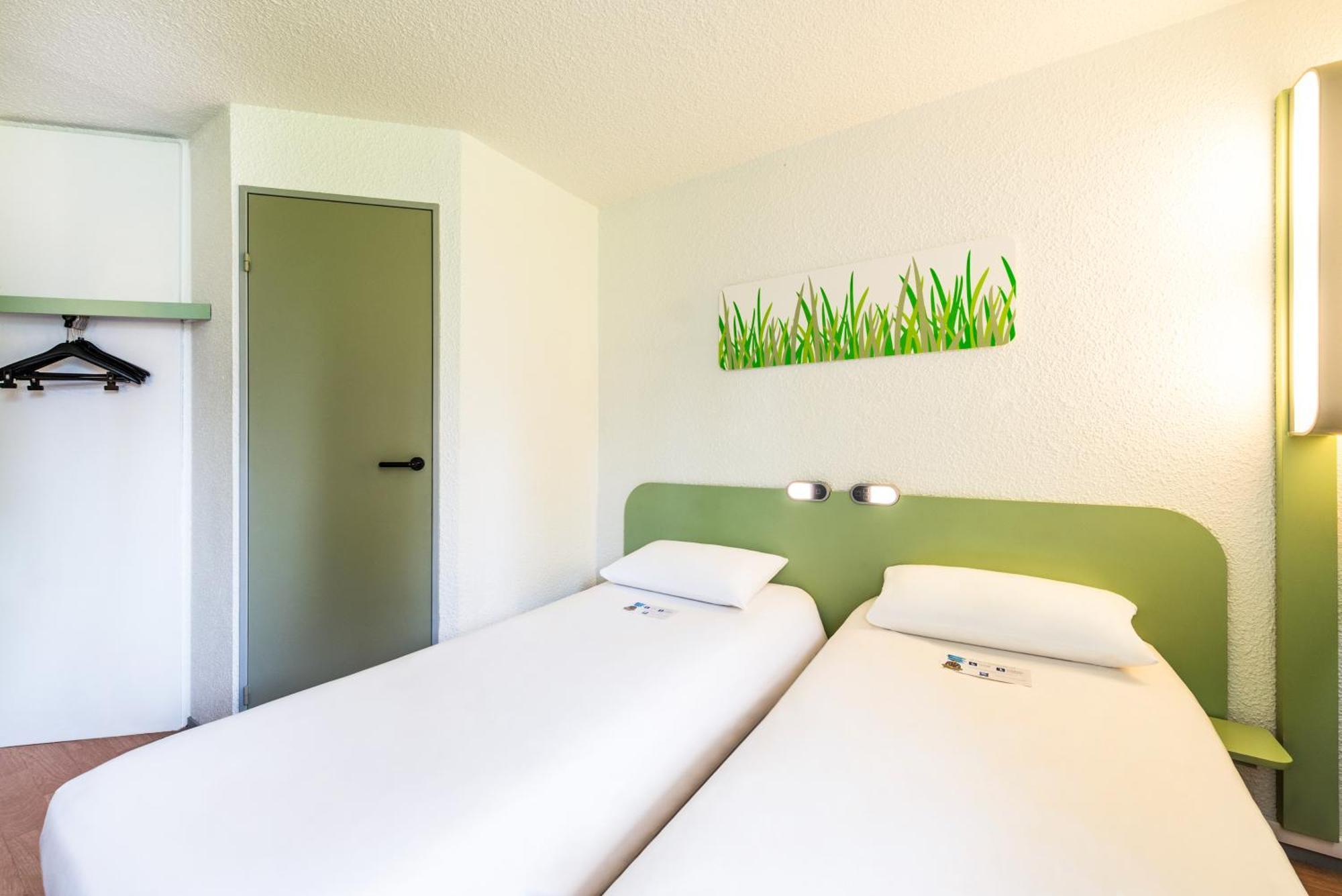 Ibis Budget Chatellerault Nord Exterior photo