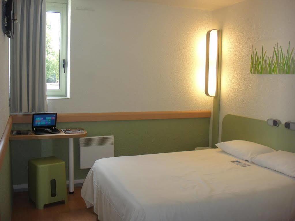 Ibis Budget Chatellerault Nord Exterior photo
