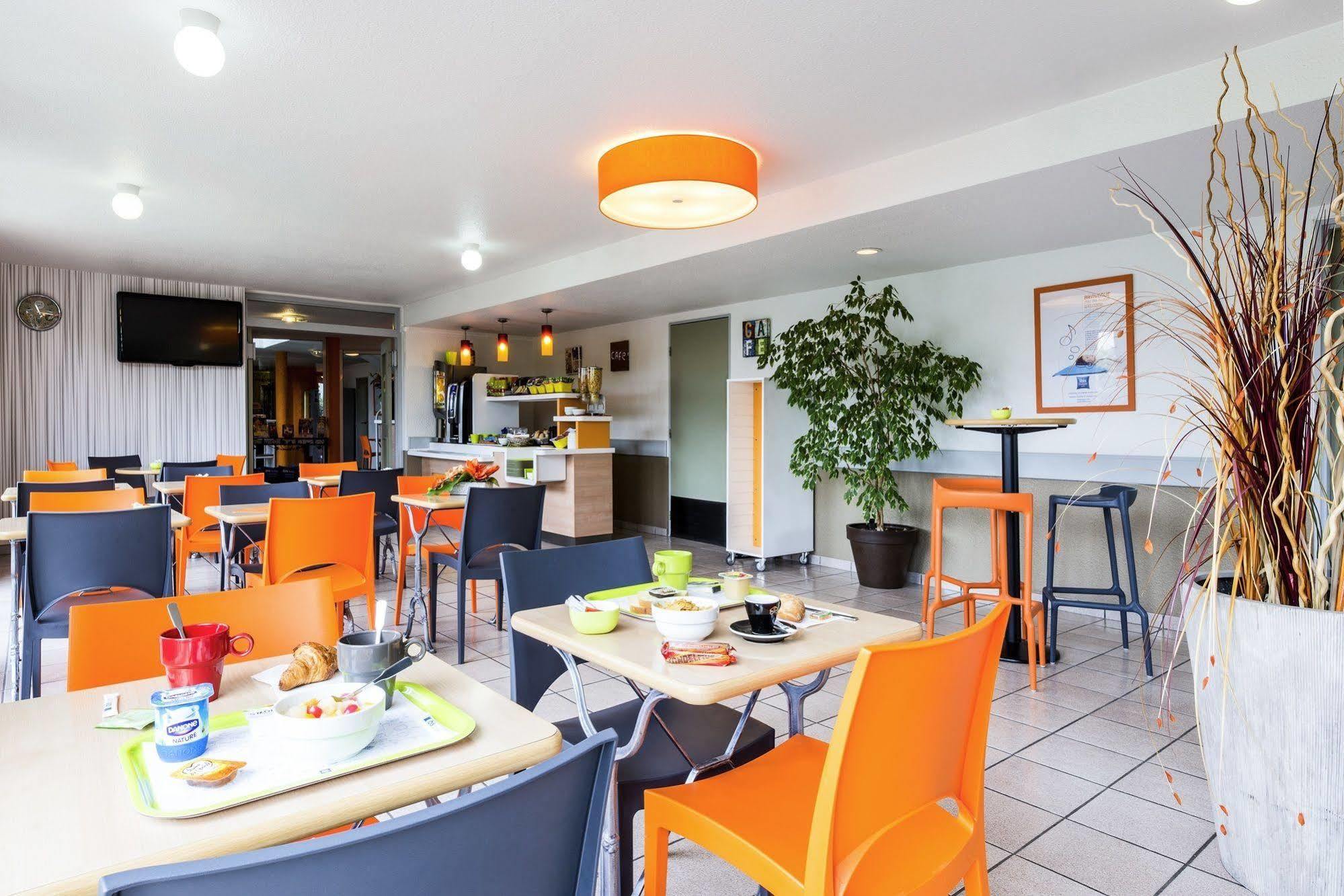 Ibis Budget Chatellerault Nord Exterior photo