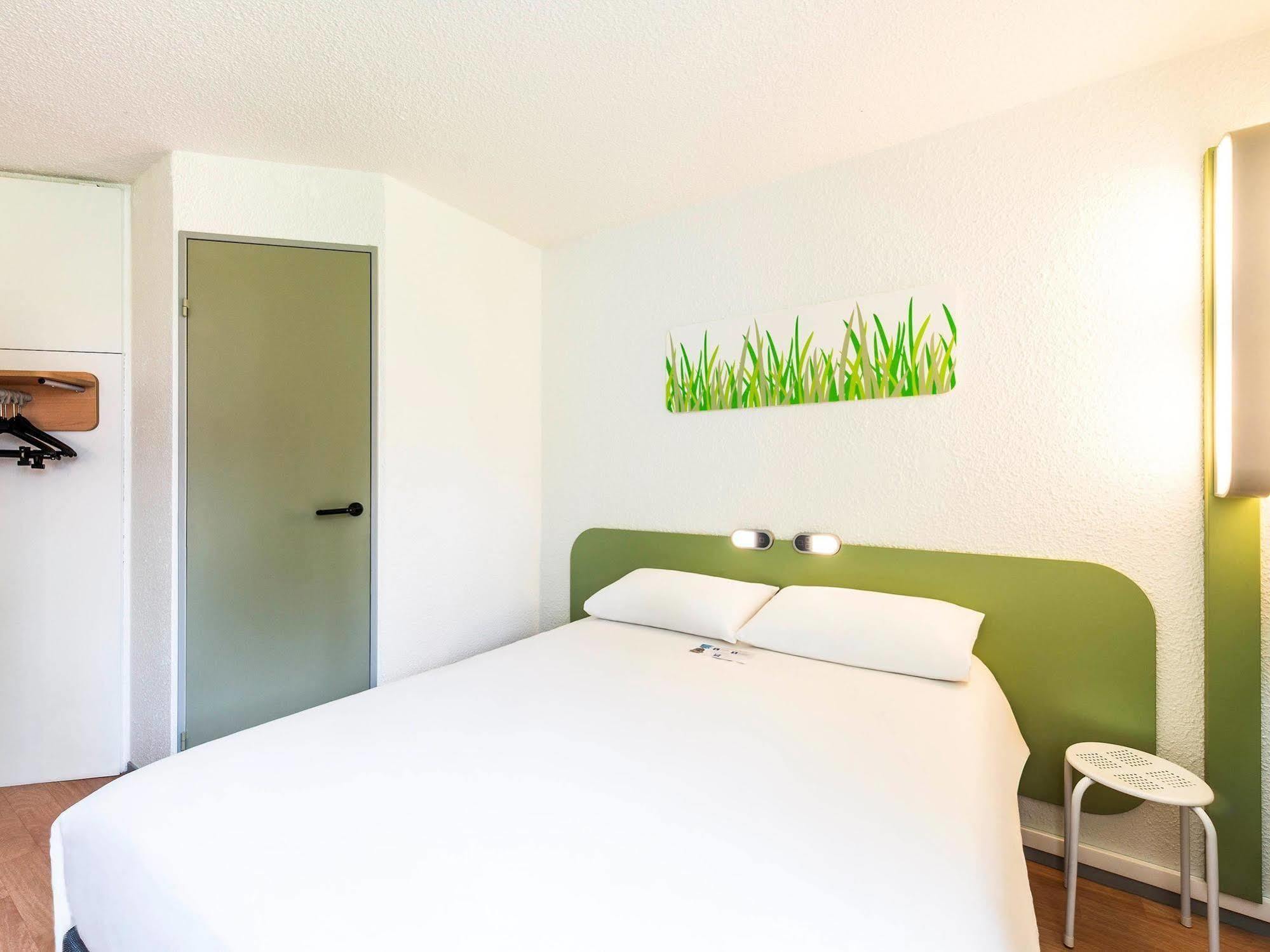 Ibis Budget Chatellerault Nord Exterior photo